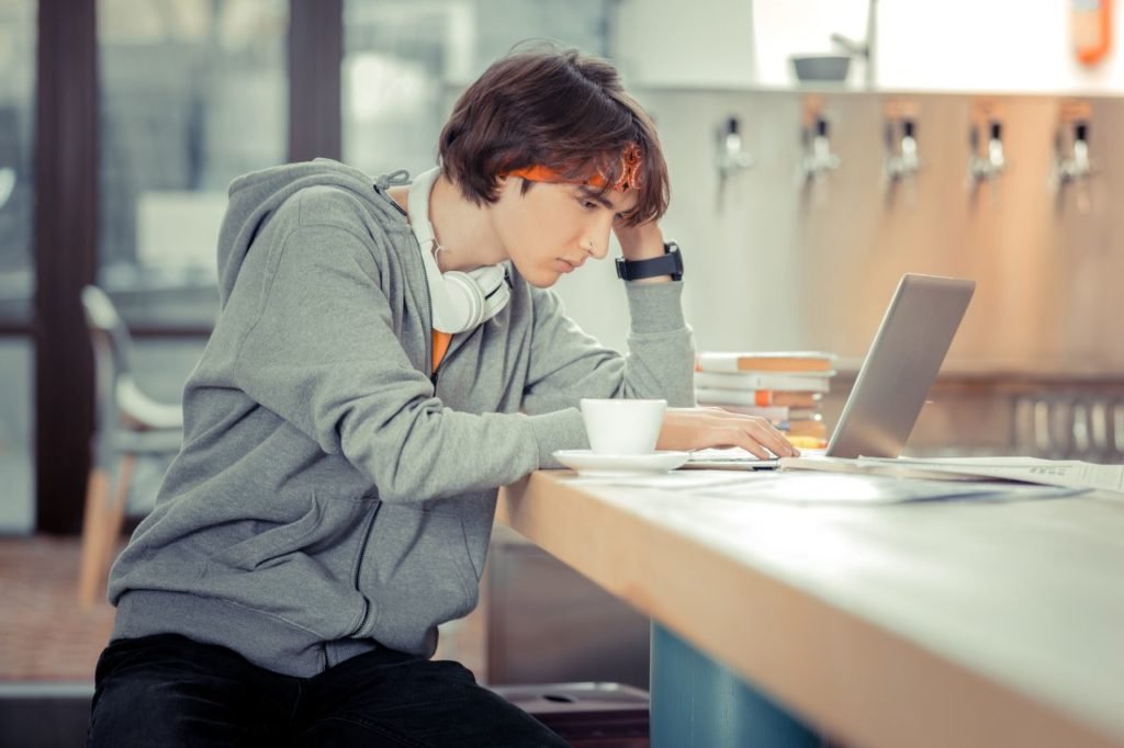 Avoir recours à un logiciel de correction